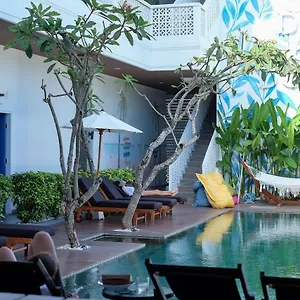 https://dip-doze-boutique-hostel.hotelsseminyak.net