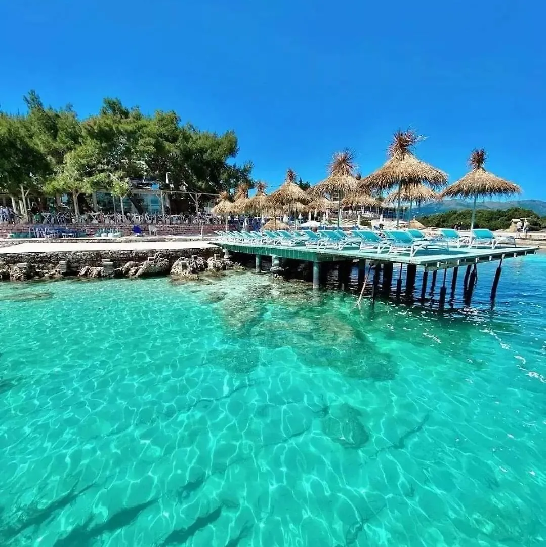 Ksamil Holiday 0*,